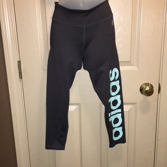 Adidas Shorts and Capri set Small EUC - Picture 7 of 8